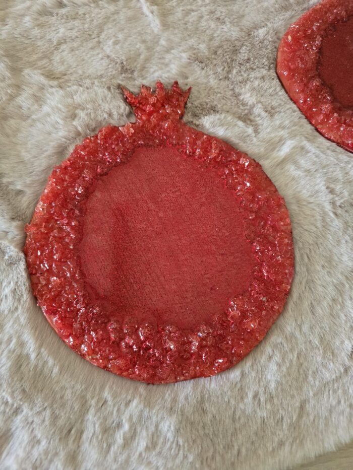 Pomegranete- shaped plate